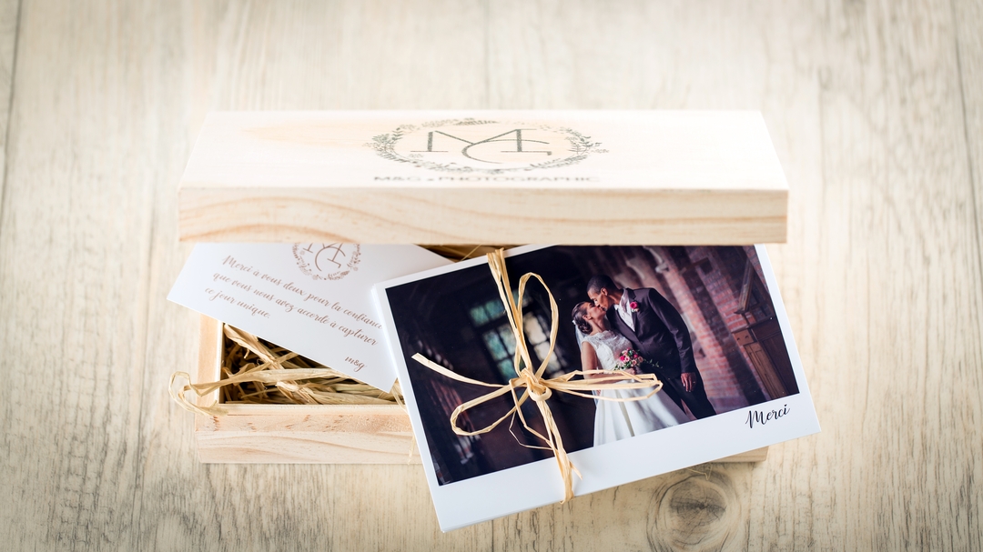 Boite originale photo faire part remerciements merci bois cle usb mariage annecy haute savoie photographe mg photographic lestudioz