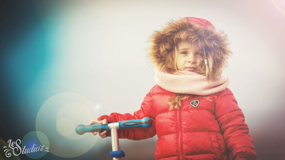 Photographe annecy aviernoz enfants bebe maternite hiver image lumiere 1080 neige decor copie