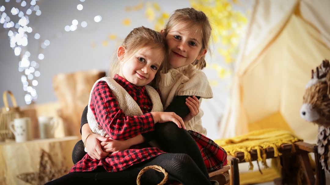 Photographe annecy shooting photo famille enfants petits decor studio geneve noel ambiance stylisme ape 2 1