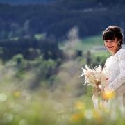 Photographe couple shooting haute savoie annecy nature pature mariage wedding romantique romantisme naturel
