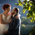 Photographe mariage annecy haute savoie couple complicite amour regards coucher de soleil soir