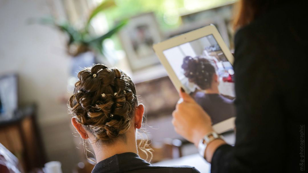 Photographe annecy geneve mariage preparatif coiffure photo