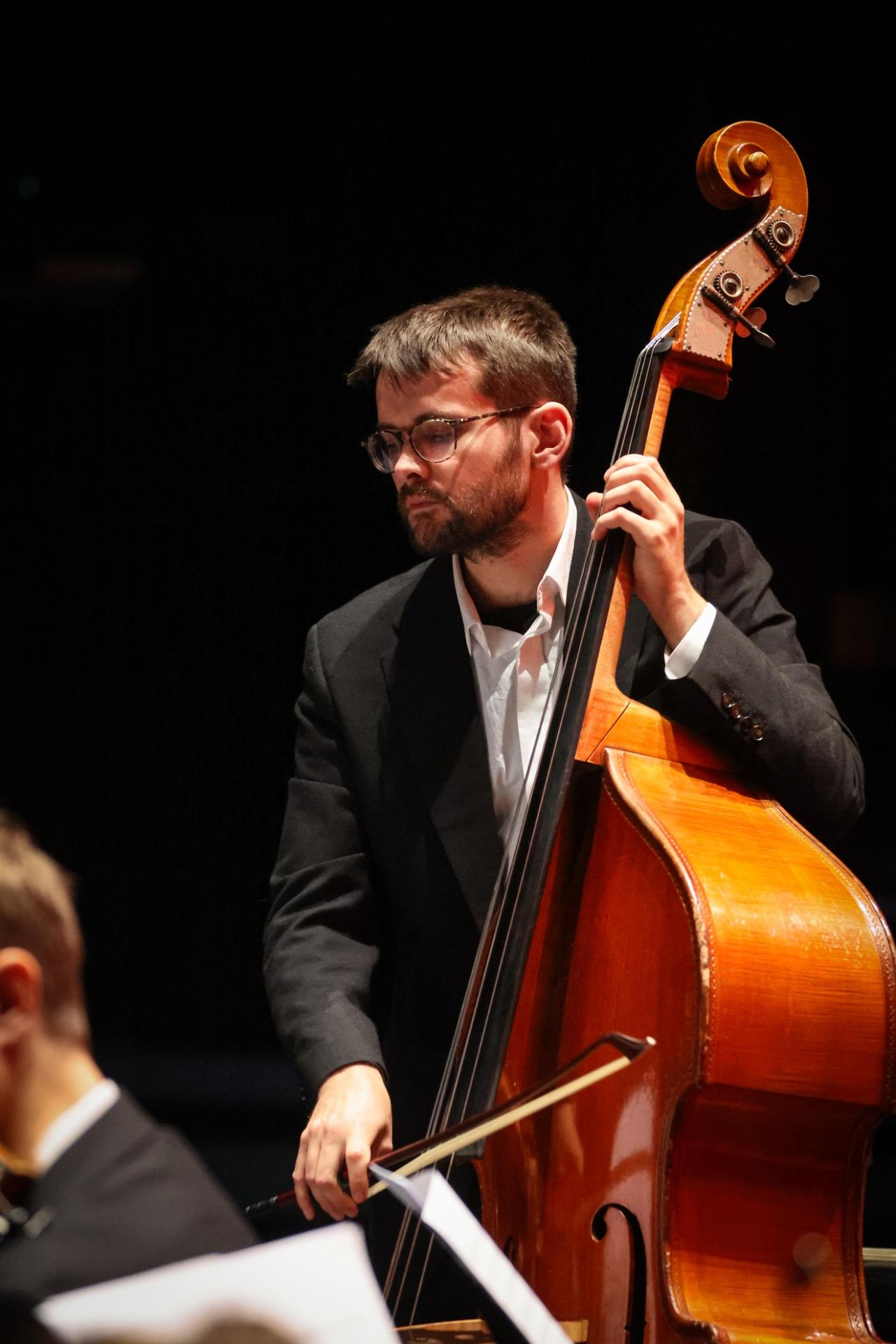 Photographe annecy haute savoie orchestre des pays de savoie bonlieu concert reportage photo entreprise departement soliste image portrait seul musicien