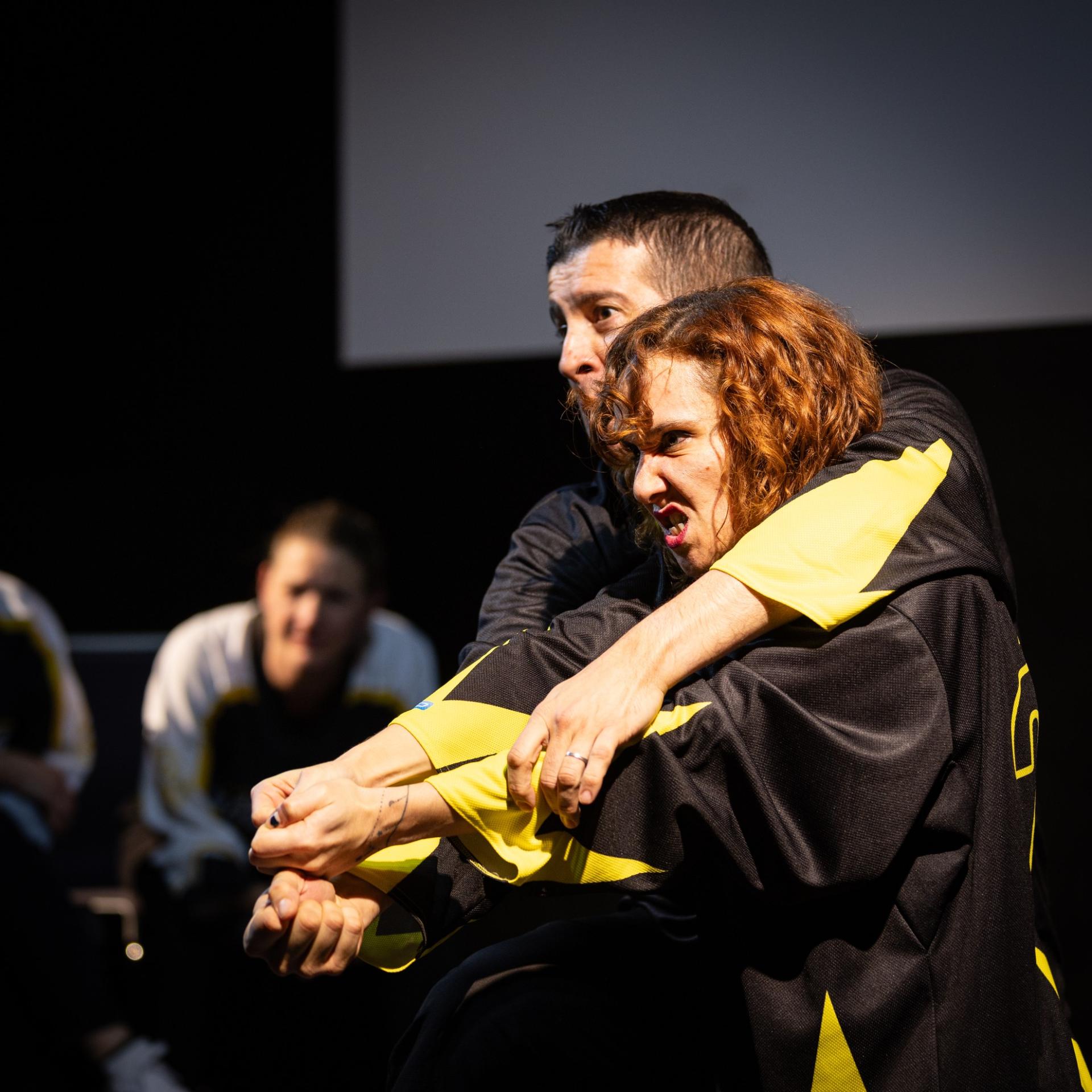 Photographe annecy haute savoie tremplins du craic novotel soiree impro chabadasses match cergi lide duo humour amusant