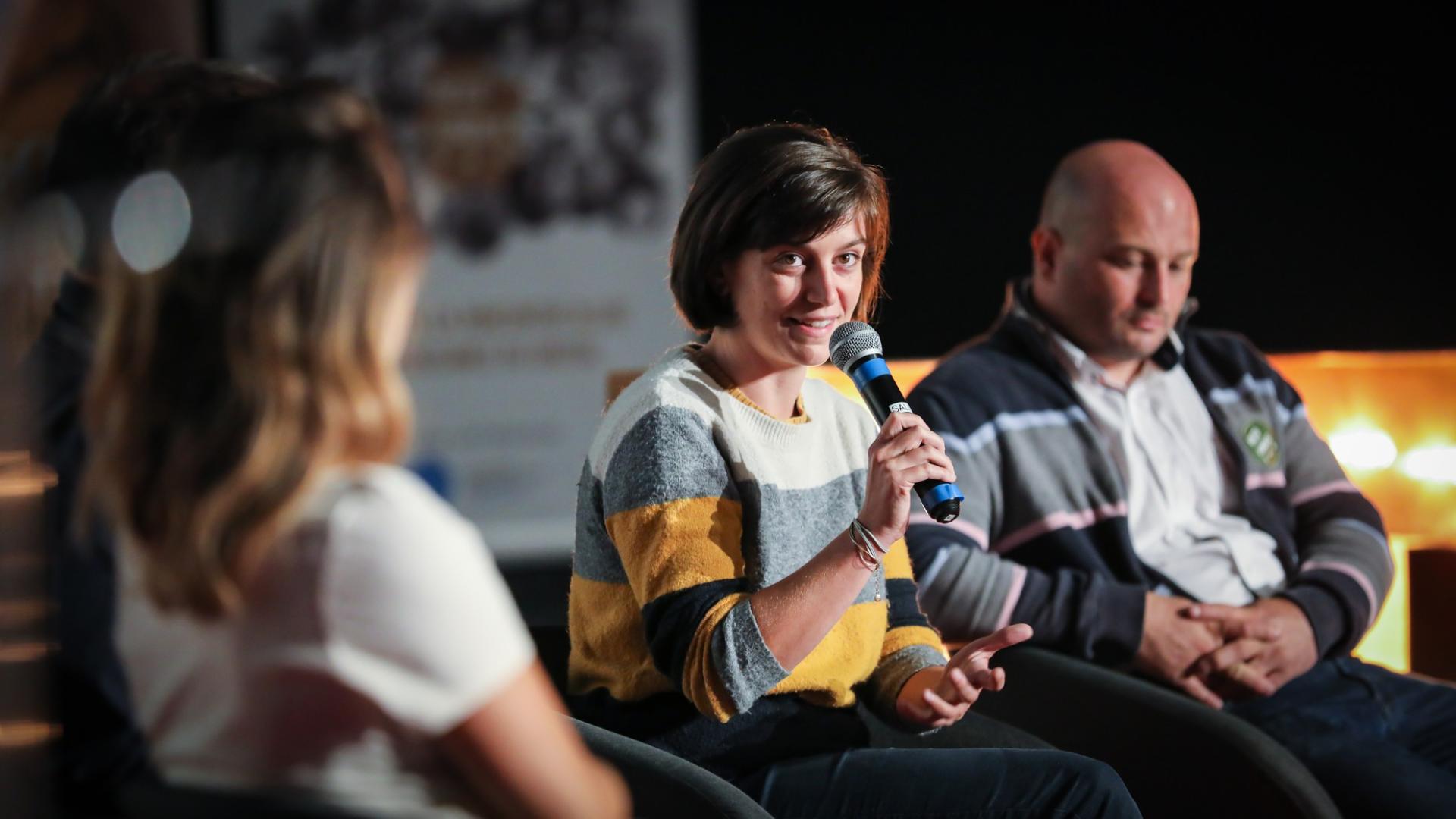 Photographe evenement spectacle annecy entreprise haute savoie conference regard scene interview