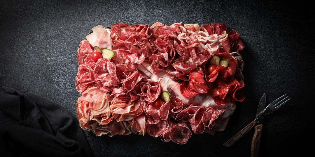 X photographe alimentaire culinaire mise en situation annecy haute savoie photo 1080 palnche charcuterie gourmande amis ape ro soire e